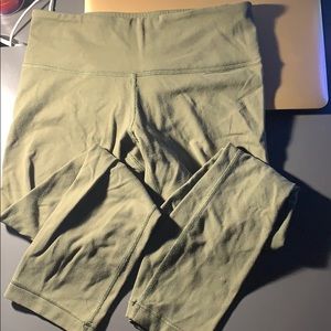 Army green Lululemon cropped size 4
